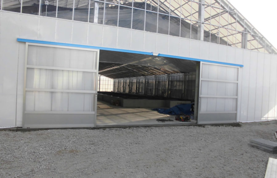 写真：水槽新地工事