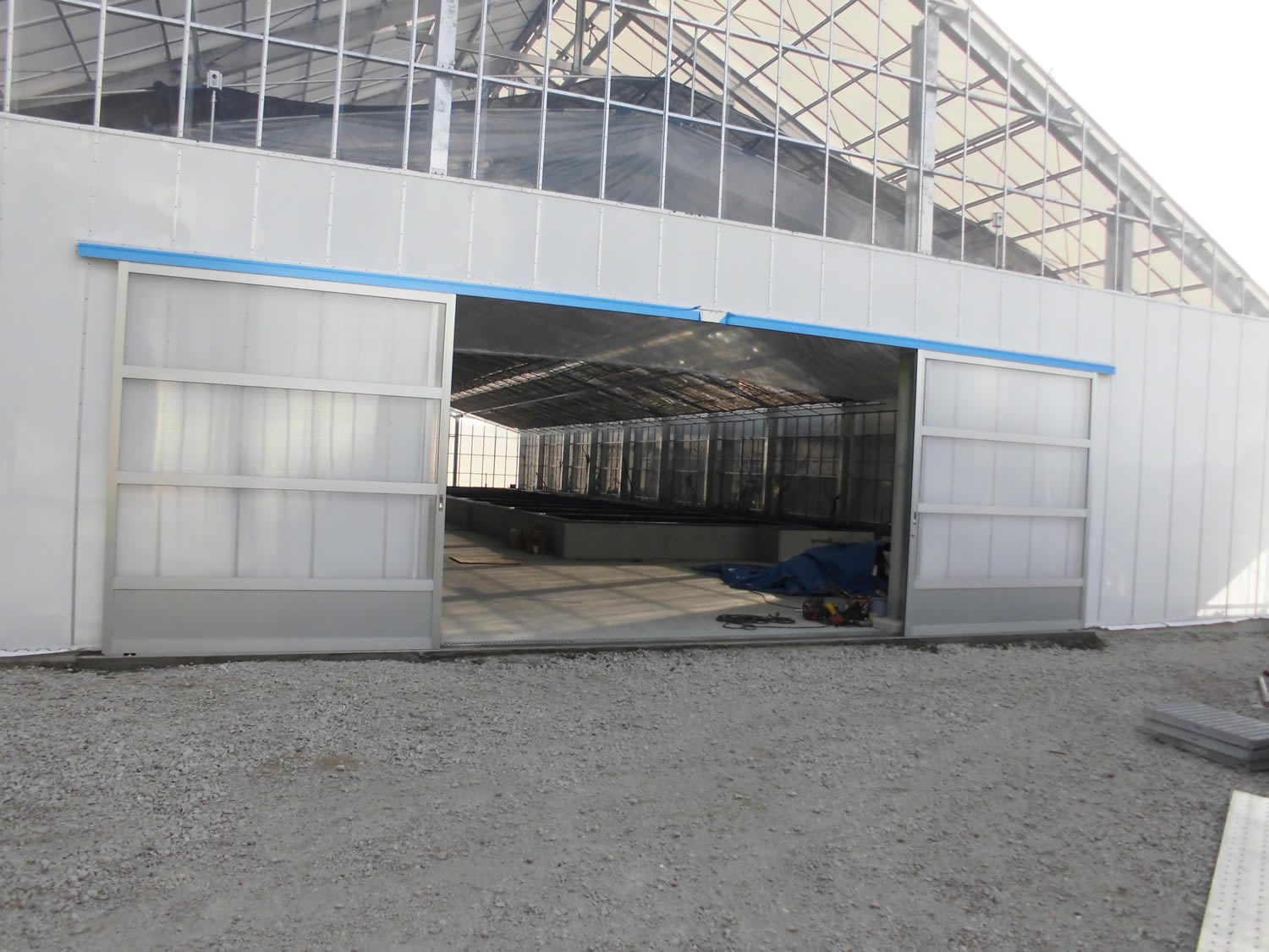 写真：水槽新地工事